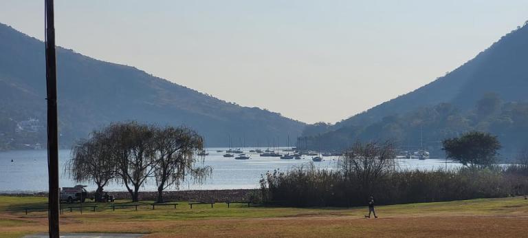 Waterfront Guest House - Bed and Breakfast Hartbeespoort