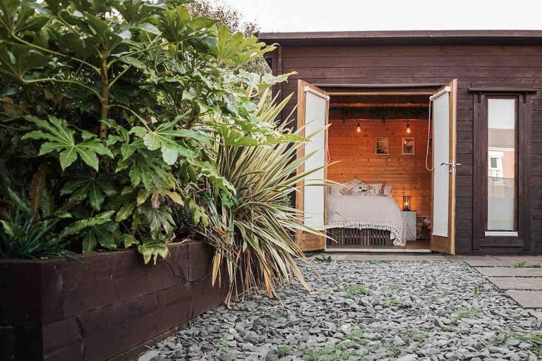 Summerhouse @ 73 (Forest of Dean) Gloucestershire - B&B Coleford