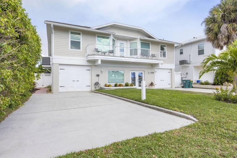 Capri Charm Remodeled Oasis w/ Heated Pool-Kayaks - B&B Naples