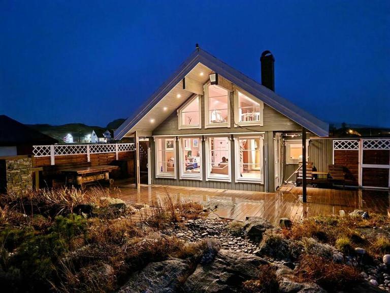 Hytte ved havet på Brensholmen, nær Sommarøy, Tromsø - Bed and Breakfast Tromsø