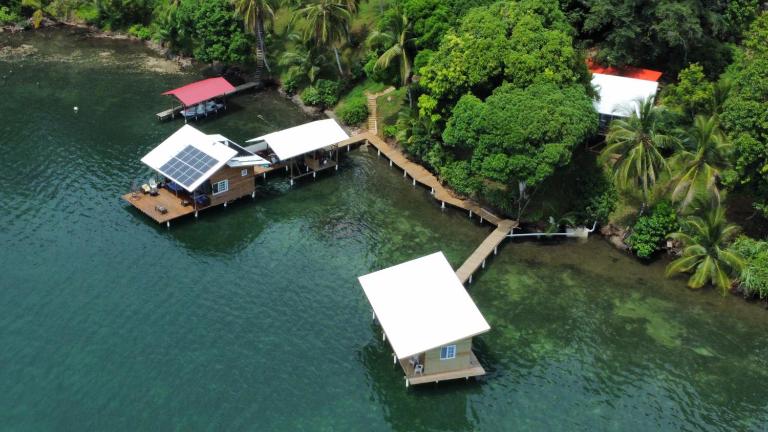 Ponci’s Gate to Gaia Holistic Center - Bed and Breakfast Bocas del Toro