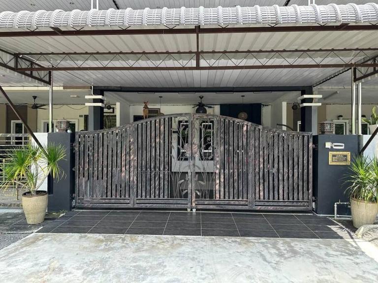 Pa & Ma Kulim Homestay Bandar Putra 4 Bedroom Family Stay - B&B Kulim