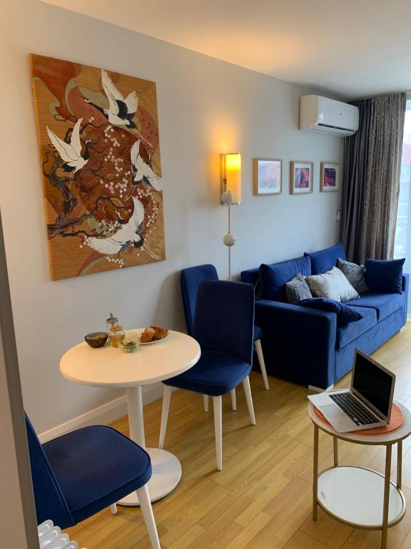 Orbi City Comfort 2 rooms apartments 50 м by sea - B&B Batumi