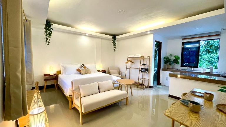Namal Apartelle - Free Scooter & GYM access - B&B El Nido