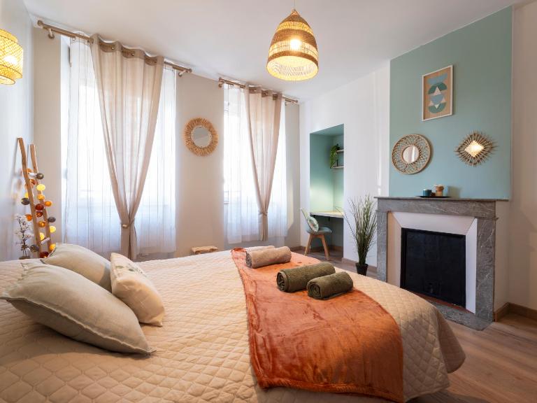 ClairChêne - Cosy Centre Parking Spacieux Familial - B&B Verdun