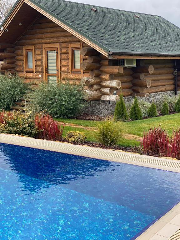 VIP ШАЛЕ ТИША - Bed and Breakfast Shyroka Hreblia