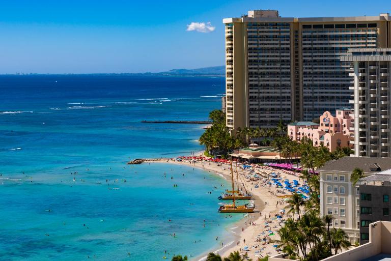 Ocean Front Spectacular Condo - Bed and Breakfast Honolulu