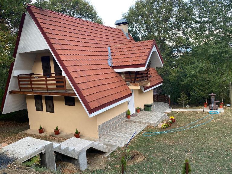 Mountain Vila in Ponikva - B&B Kochani
