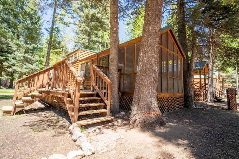 The Cottonwood Cabin #17 at Blue Spruce RV Park & Cabins - Ferienwohnung Toquerville