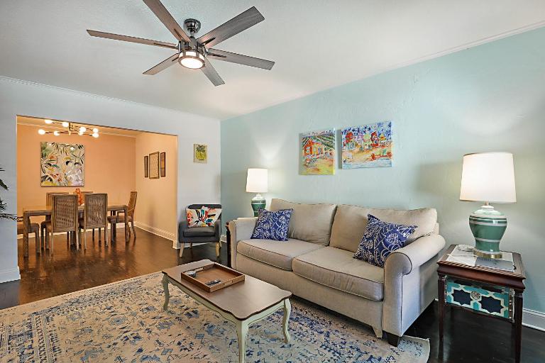 Steps to Beach & Downtown! Spacious Beach Bungalow #2 - Ferienwohnung Lake Worth Beach