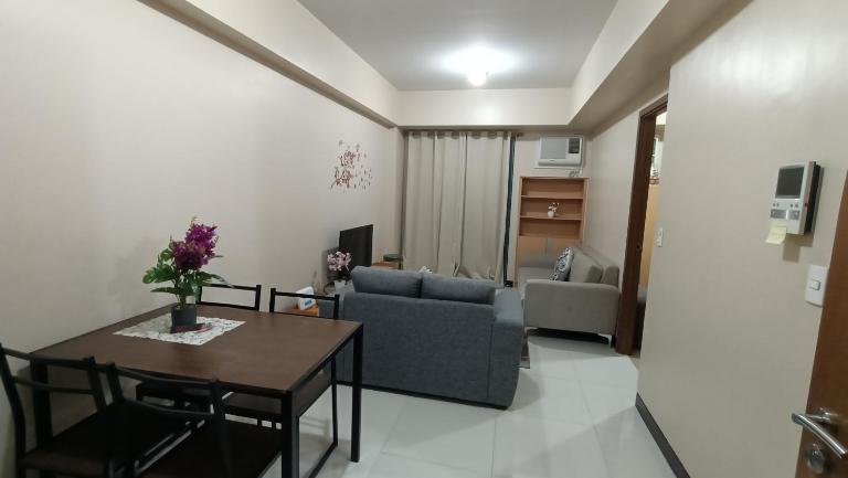 Hilander's Condotel near Terminal 3 Airport - Bed and Breakfast Manilla