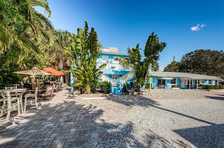 Blue Water Beachside Villa 6 - B&B Clearwater Beach