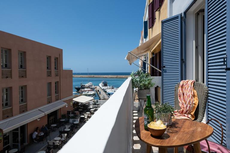 Domi Luxury Apartment by Cura Villas Collection - B&B Chania