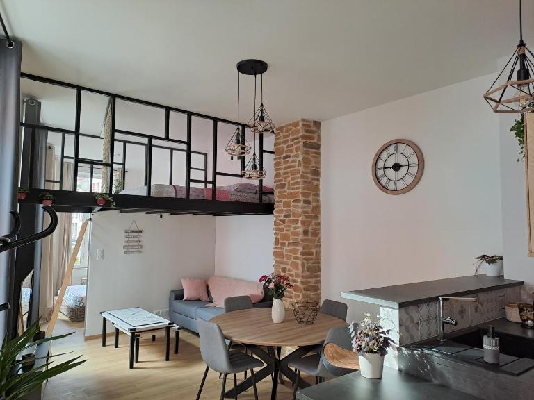 Le Q'vier - Ferienwohnung Mömpelgard