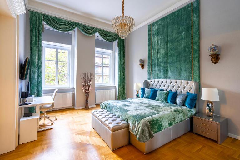 Liszt Ferenc historic luxurious flat next to Synagogue - B&B Budapest