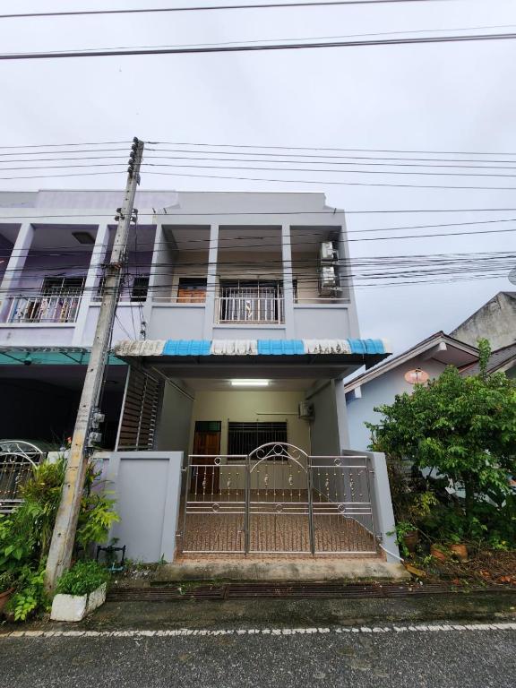 No 31 by Jaaoo HomeStay Betong - 4 Bedroom - Bed and Breakfast Betong