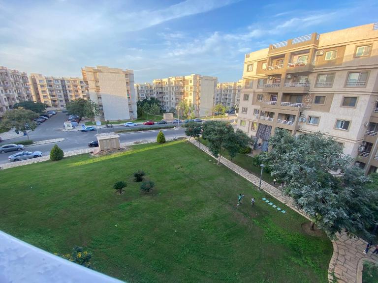 Luxury Inn: 3BR Amazing Garden View in Madinaty B6 - Ferienwohnung Madinaty