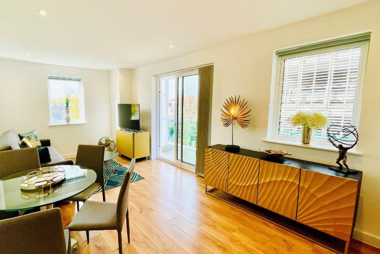 Urban Gem Apartment- Free parking - B&B Enfield