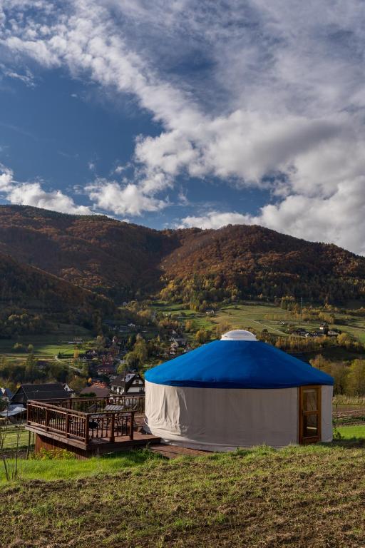 GÓRSKI GLAMPING - Całoroczne jurty z widokiem - B&B Tylmanowa