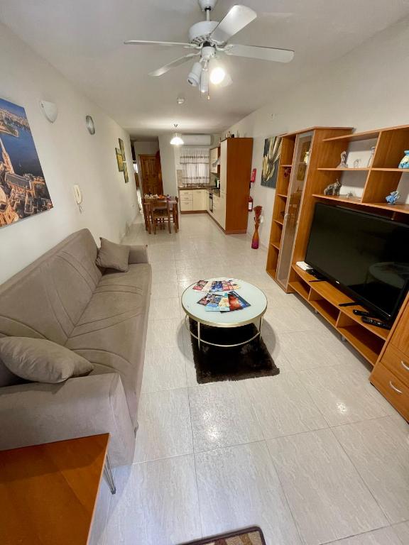 Regent Court - 3 bedroom apartment within walking distance from seafront - Ferienwohnung St Paul's Bay