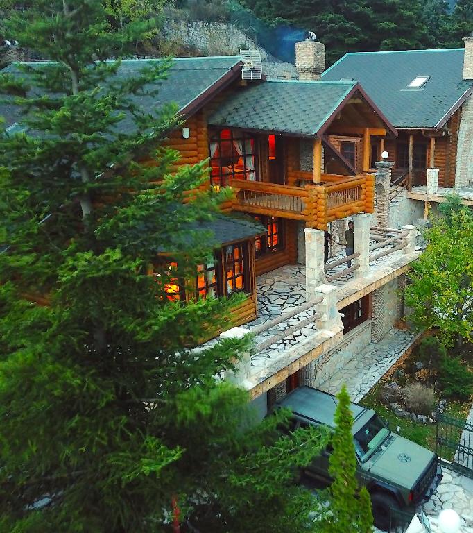 7Hills Finnish Luxury Chalet - B&B Eptálofos