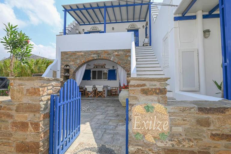 Exilze House Beachfront Kionia - Chambres d'hôtes Kiónia