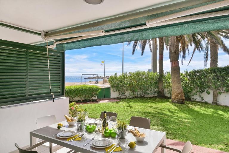 Beachfront Apartment Las Burras MRA 02 by VillaGranCanaria - B&B San Agustin