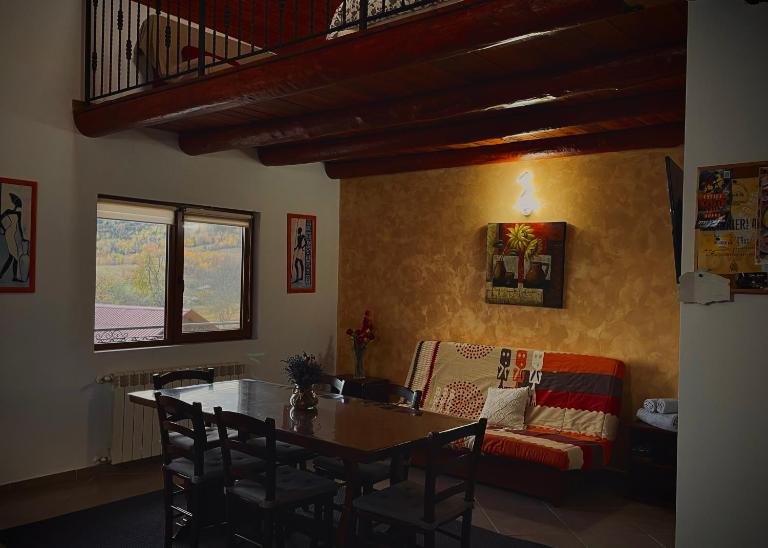 Căsuța din livezi - Bed and Breakfast Suceava