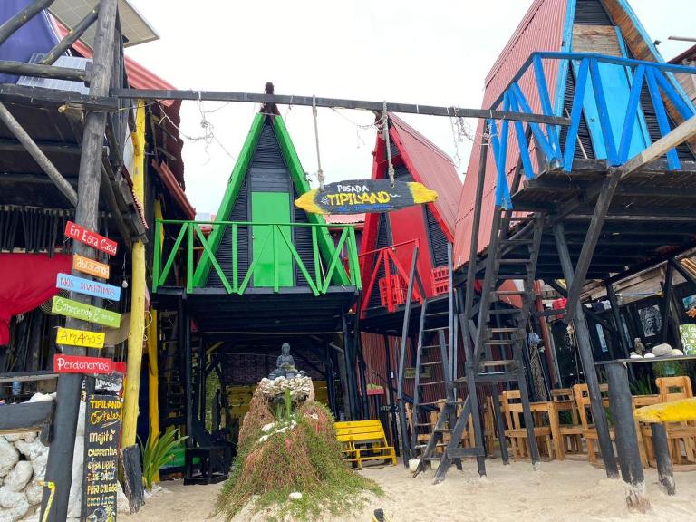 Tipiland baru la casa del mono - B&B Playablanca