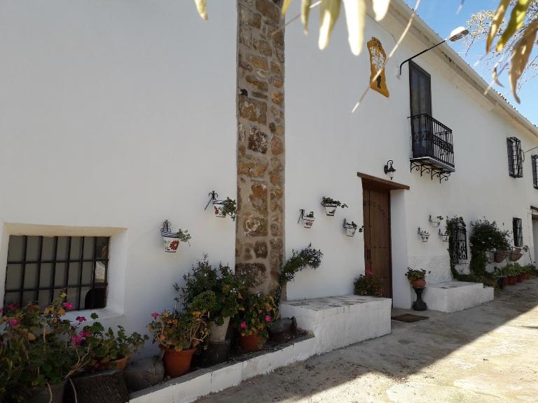 Alojamiento Rural Las Viñas - B&B Torredonjimeno