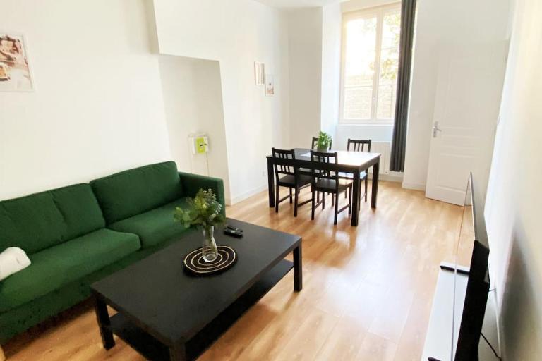Bel appartement neuf et facile d'accès - Bed and Breakfast Orléans