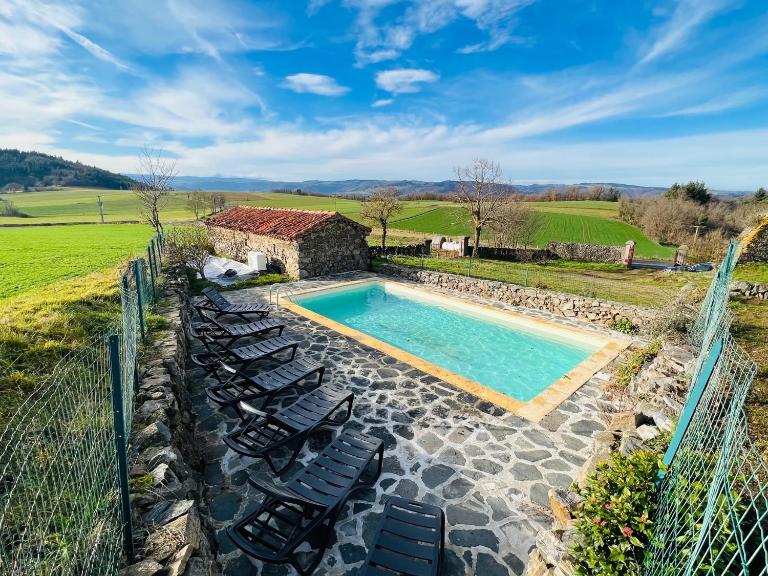 La Voûte du Dragon spa piscine 26 personnes - Bed and Breakfast Saint-Privat-du-Dragon