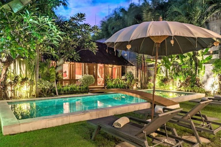 Villa Joglo Oberoi Seminyak Beautiful 4BR Villa Prime Location - Chambres d'hôtes Seminyak