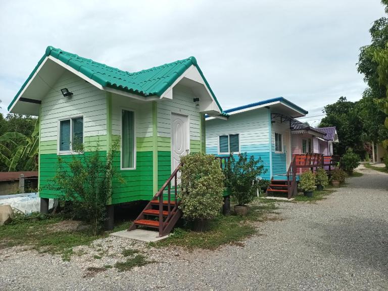 ชายเขาโฮมสเตย์ - B&B Kanchanaburi