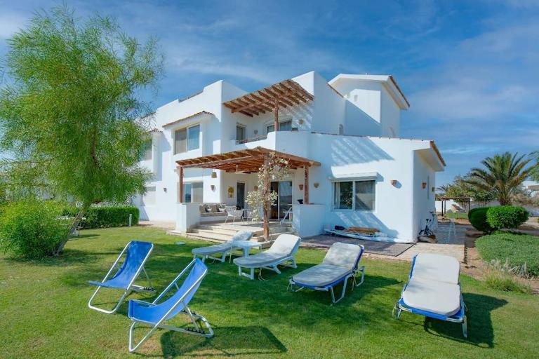 unique flat_ garden and lagoon - B&B Hurghada