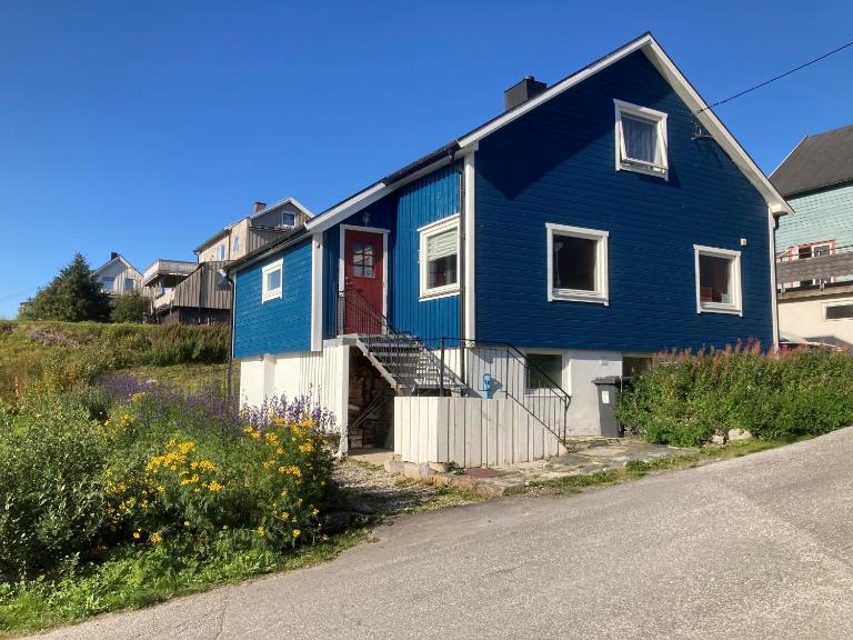 Blue House I at the end of the World - B&B Mehamn