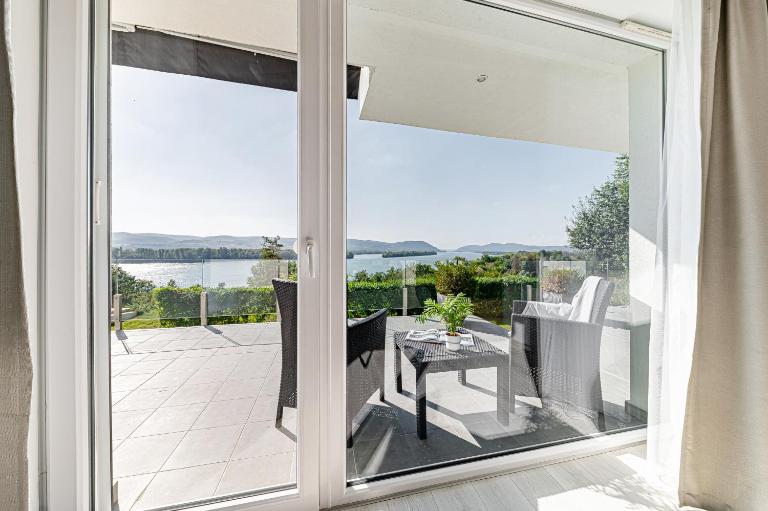 Akvarell Apartmanház - Ferienwohnung Zebegény