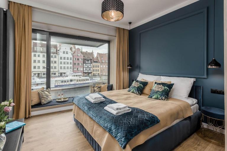 DEO PLAZA Luksusowe Apartamenty z widokiem na Motławę by Noclegi Renters - Bed and Breakfast Gdansk