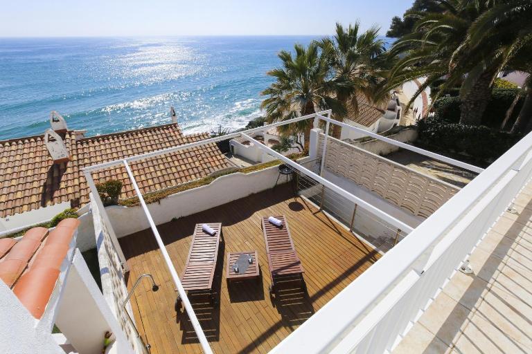 Frontsea ONLY FAMILIES PlanetCostaDorada - B&B Salou