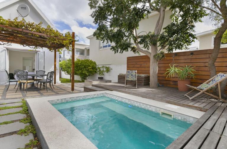 Voelklip Beach Cottage - Bed and Breakfast Hermanus