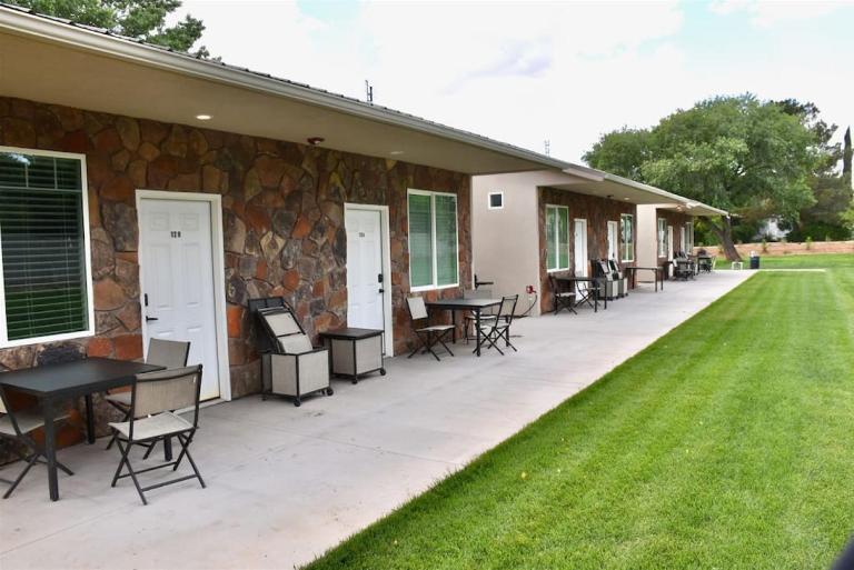 Bunkhouse 10B Comfortable And Cozy - Bed and Breakfast LaVerkin