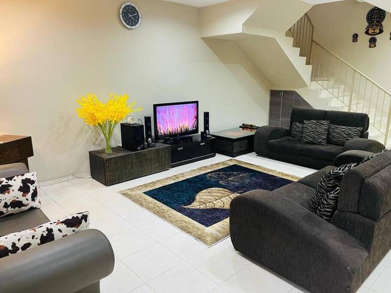 Semi -D Homestay Seremban 2 - Ferienwohnung Seremban