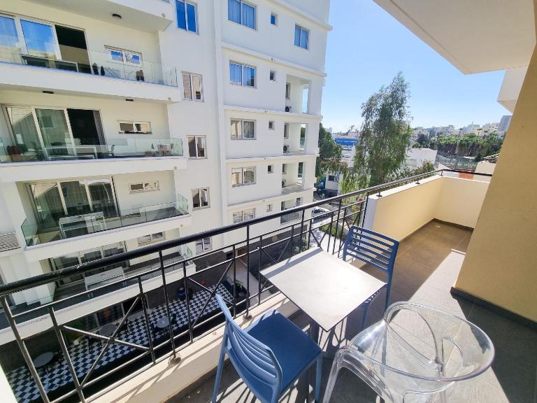 City Vibrance Apartment - Chambres d'hôtes Larnaca