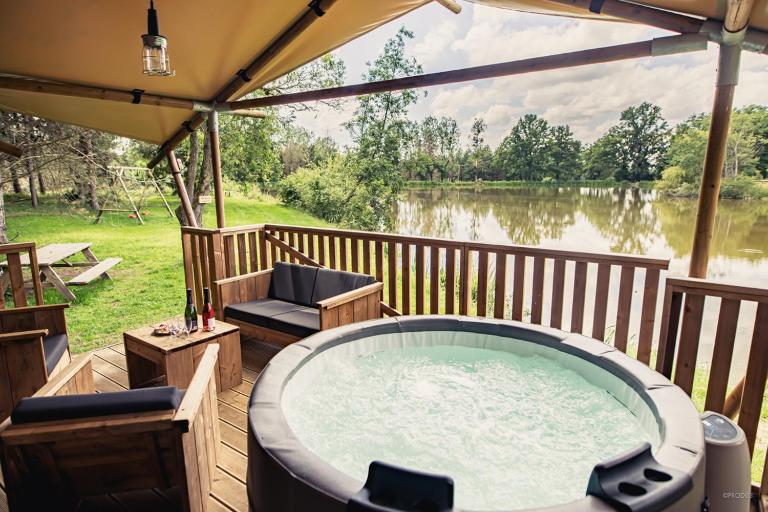 Tente lodge insolite Jacuzzi privatif en pleine nature - Ferienwohnung Thiel-sur-Acolin