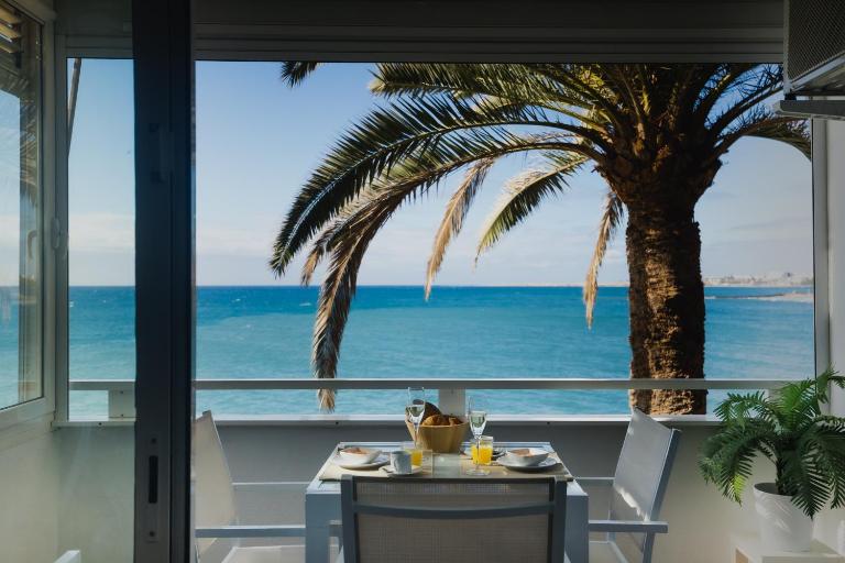 Sobre el mar con vistas a las Dunas de Maspalomas - B&B San Agustin