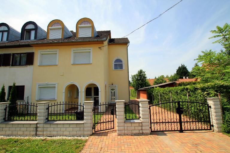 FausztLand Apartments - B&B Zamárdi