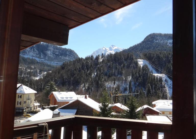 Appartement 6 personnes à Saint-Jean-De-Sixt, Navette gratuite vers La Clusaz et Le Grand Bornand - B&B Saint-Jean-de-Sixt