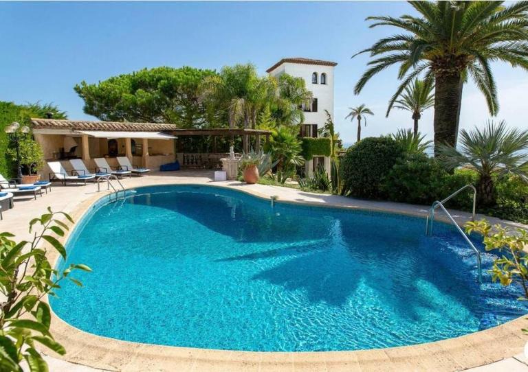 LE CASTEL ROSE Super Cannes, face aux Îles de Lérins - B&B Vallauris
