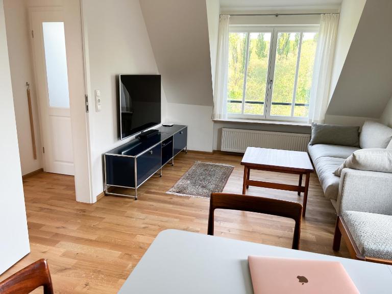 Schönes Single Dachgeschoss-Apartment mit Mainblick - B&B Frickenhausen