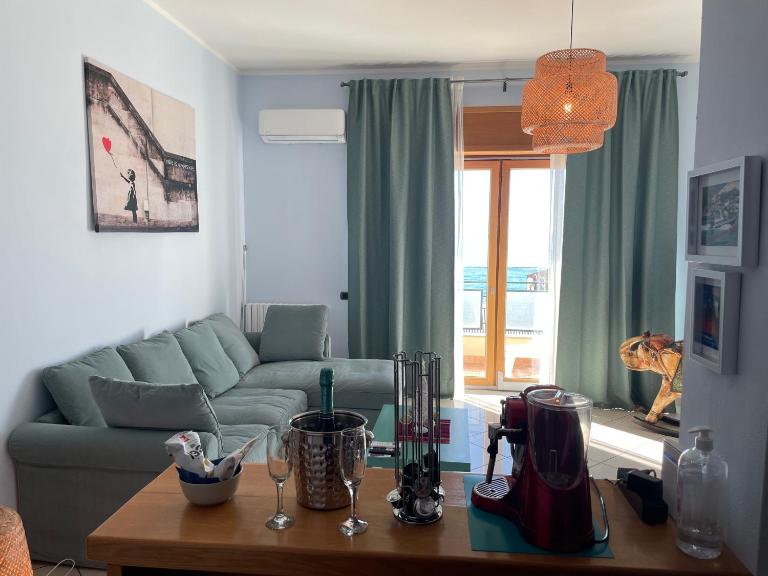 SEA4USALERNO seafront - B&B Salerno